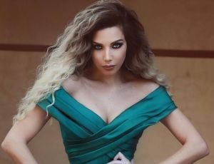 بالفيديو - دانا حلبي ترفض التعليق على أخبار زواجها من محمد رجب
