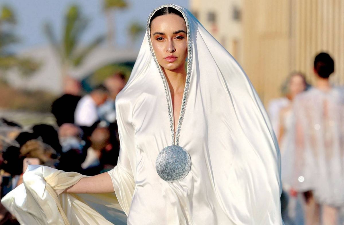 تيما عابد تفتتح أسبوع الموضة في البحر الأحمر