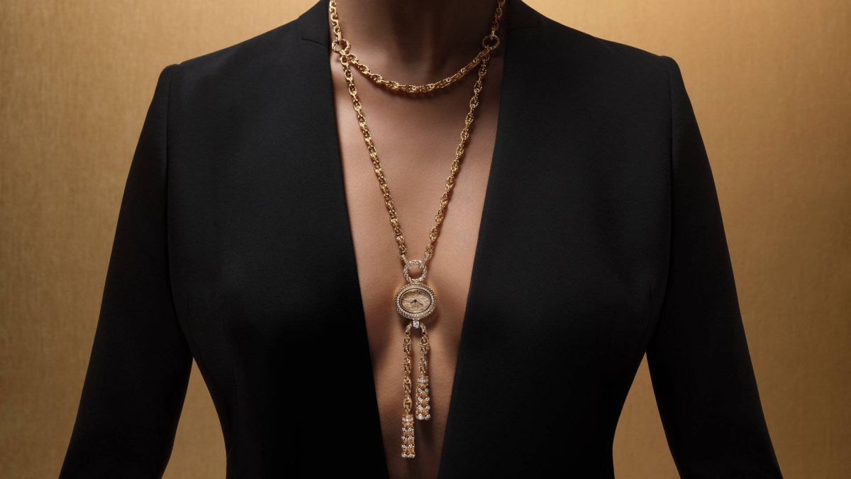 ساعات Sautoir.. سلاسل تتدلّى على عنقكِ