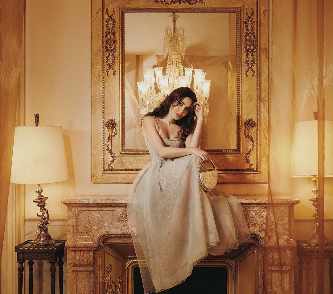 سيرين عبد النور تتصدر التريند بكلامها المؤثر عن والدتها الراحلة.. وإنتقاد لفستانها