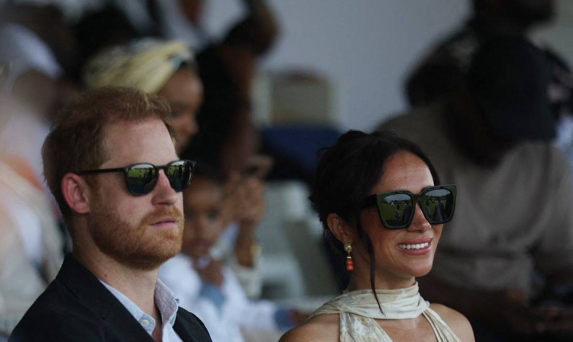 تألّقي بفستان ميغان ماركل الحريري الناعم... هذا سعره