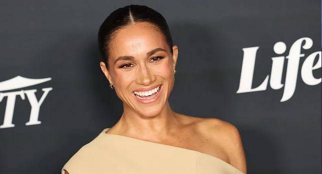 ميغان ماركل تُحدث ضجة بإطلالاتها الصيفية المكشوفة
