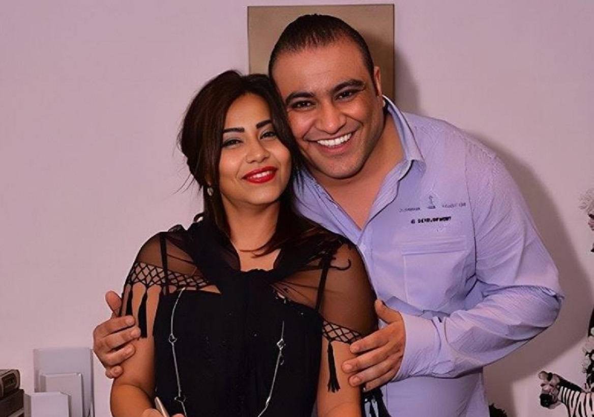 بعد تقدّمها ببلاغ رسمي ضدّه... هكذا دافع شقيق شيرين عبد الوهاب عن نفسه