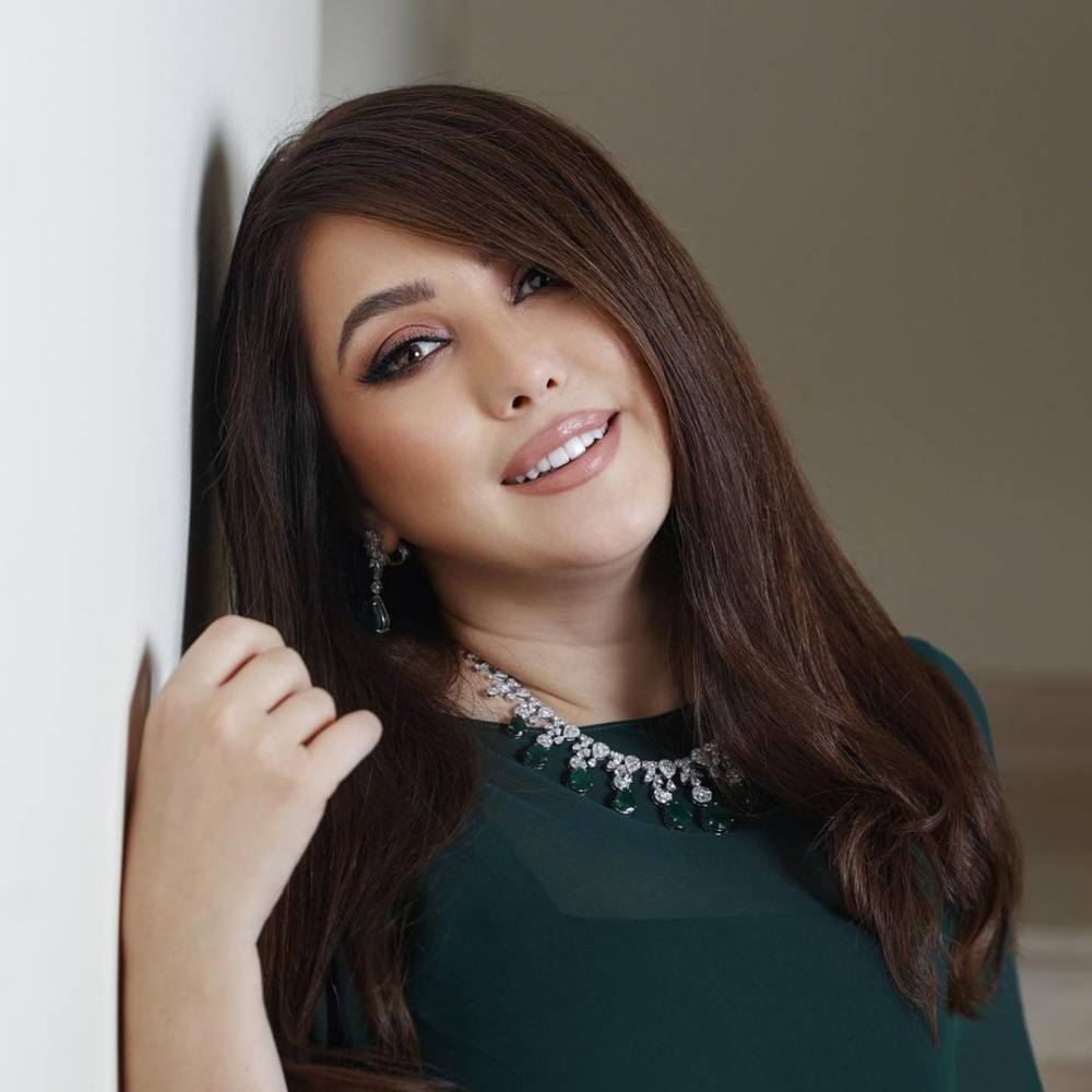 بالفيديو - عمرو يوسف يكشف تفاصيل أزمة مرض زوجته كندة علوش