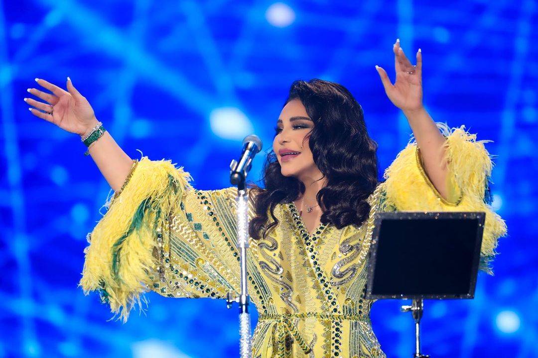 أحلام تعبّر عن سعادتها بتخرّج ابنها وتوثّق أجمل اللحظات