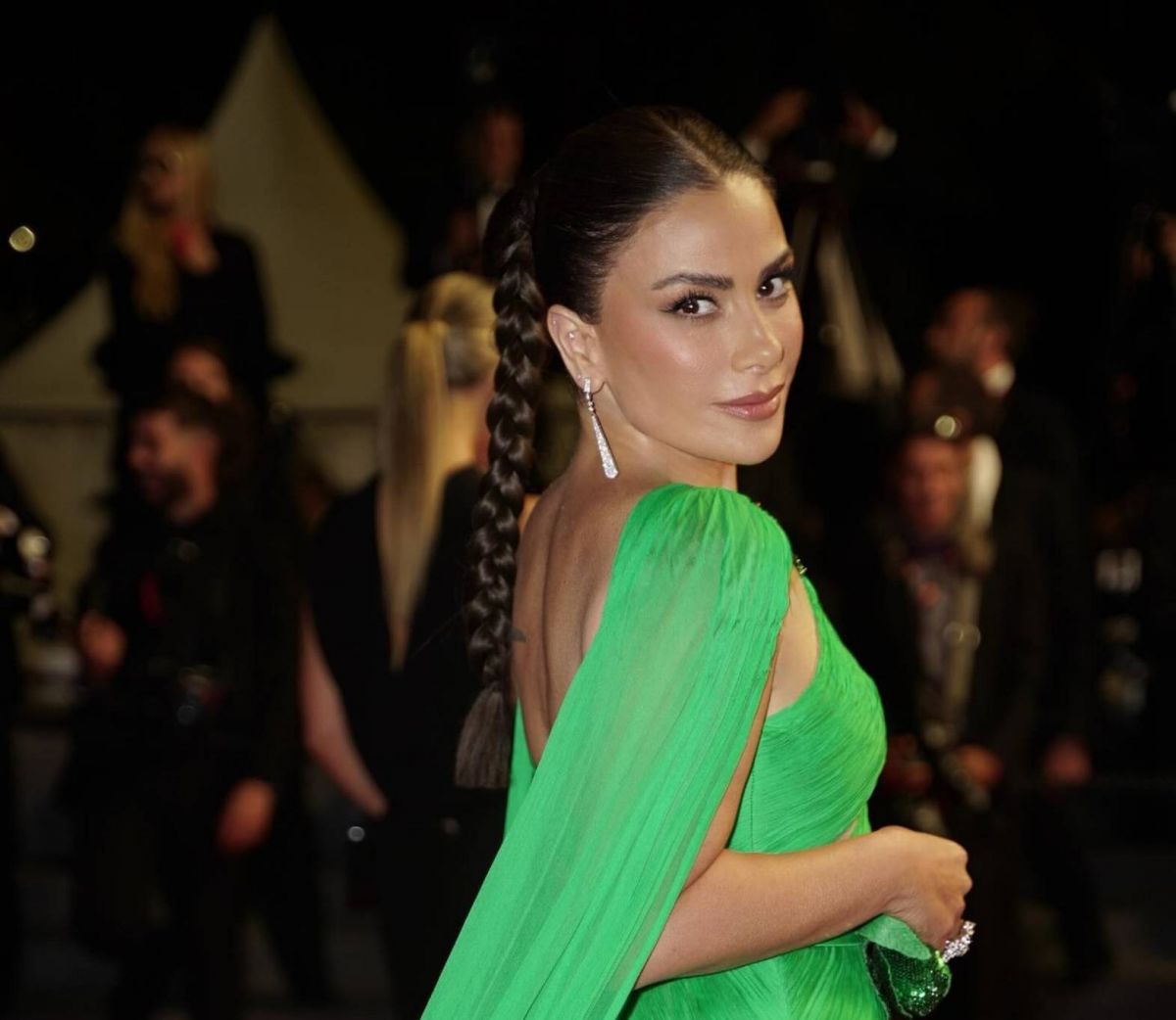 صبا مبارك تخوض تجربة عمليات التجميل.. ما القصة؟