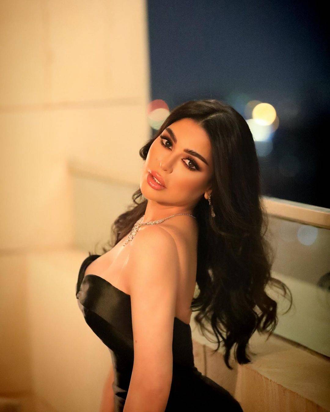 جليلة تثير الجدل بحركاتها وبما قالته في فيديو!