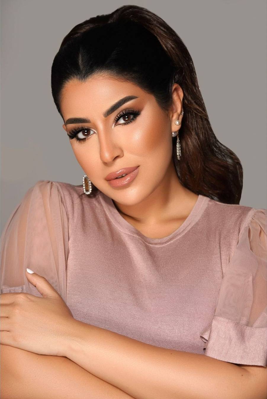 آيتن عامر تُحدث ضجة بفيديو مع ملياردير... إليكم ما حصل