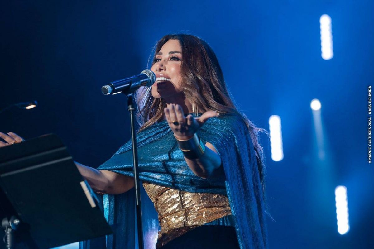 طوفان بشري في حفل نجوى كرم على مسرح 