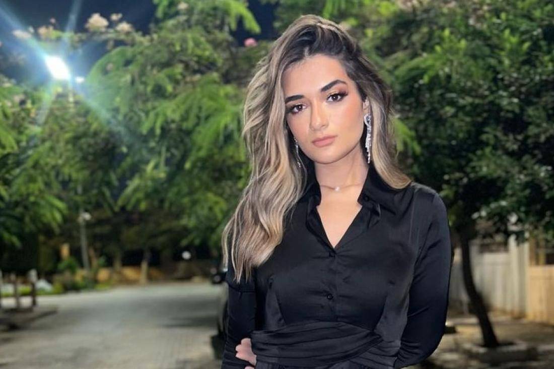 ملك أحمد زاهر تلجأ إلى طبيب نفسي