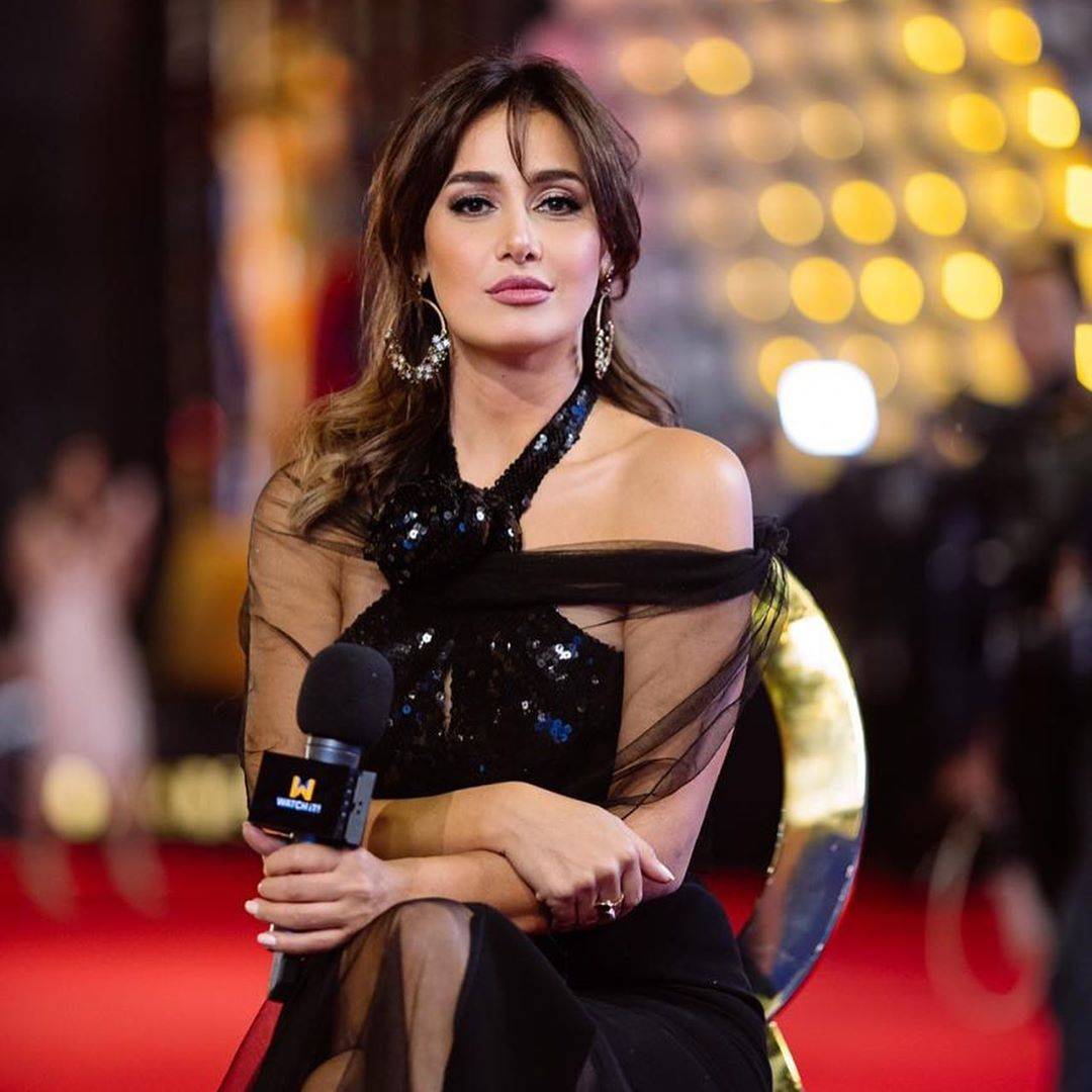 بعد الفستان المكشوف.. حلا شيحة تثير الجدل بإطلالة جديدة