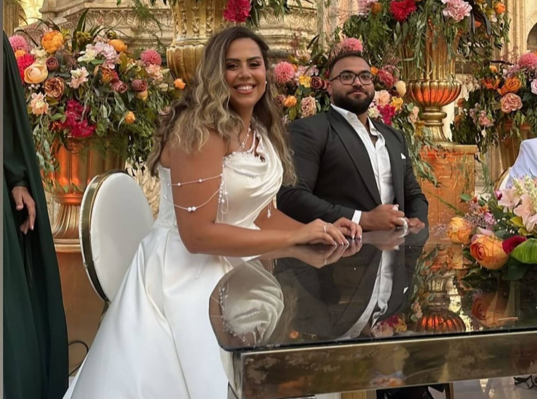 ابنة مفيدة شيحة وعريسها