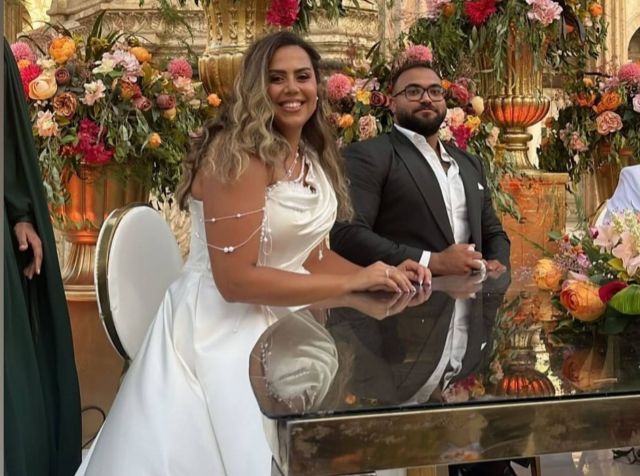 ابنة مفيدة شيحة وعريسها