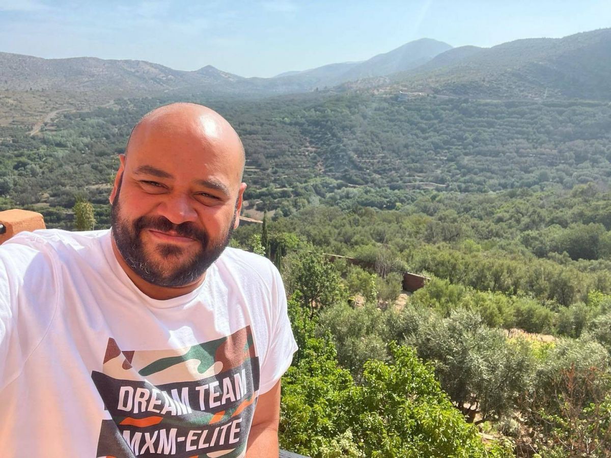 محمد ممدوح يحيّر الجمهور حول أسباب غيابه عن زفاف جميلة عوض