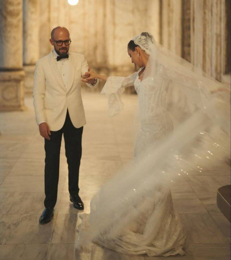 بالصور - التعليق الأول من جميلة عوض بعد زفافها