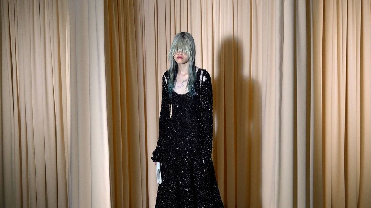 المجموعة 53  من Balenciaga:  أسلوب جمالي خاص جداً