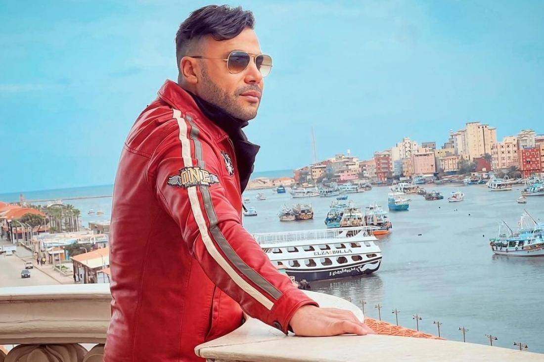 محمد إمام يروّج لاكتشافه موهبة جديدة في 