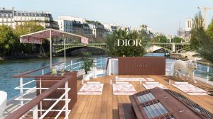 يخت Dior Spa: رحلة مدهشة على نهر السين