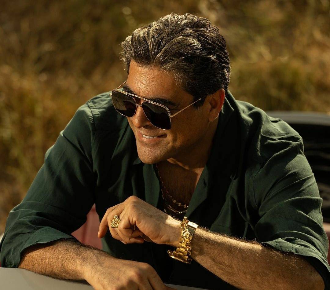 وائل كفوري يستعرض وسامته بـ