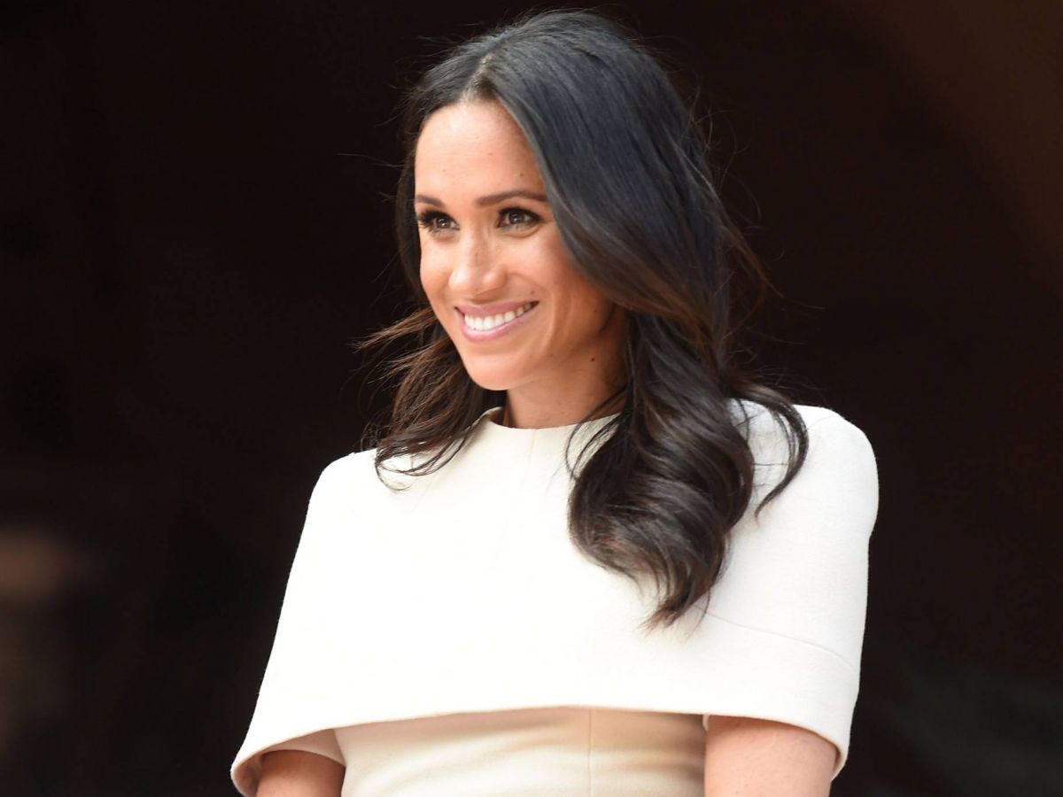 تفاصيل استغلال ميغان ماركل لفيكتوريا بيكهام وغيرتها منها