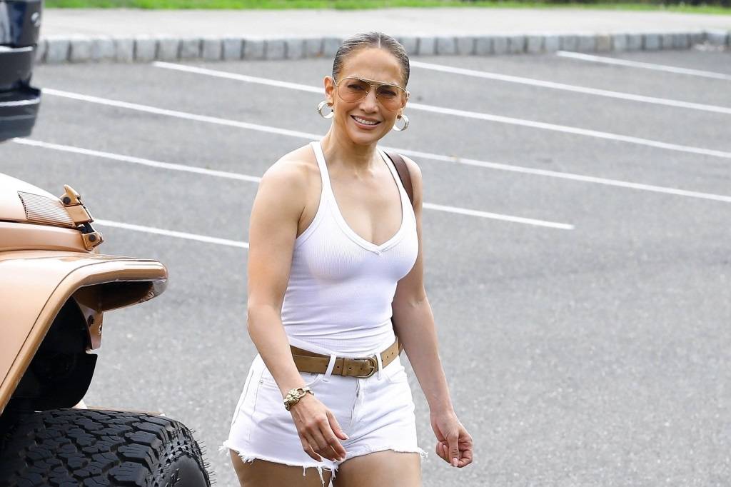 جينيفر لوبيز بـ