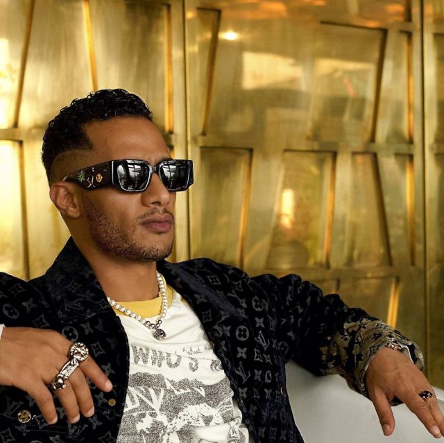 بالفيديو - بعد عمرو دياب... محمد رمضان يصفع شاباً حاول تصويره