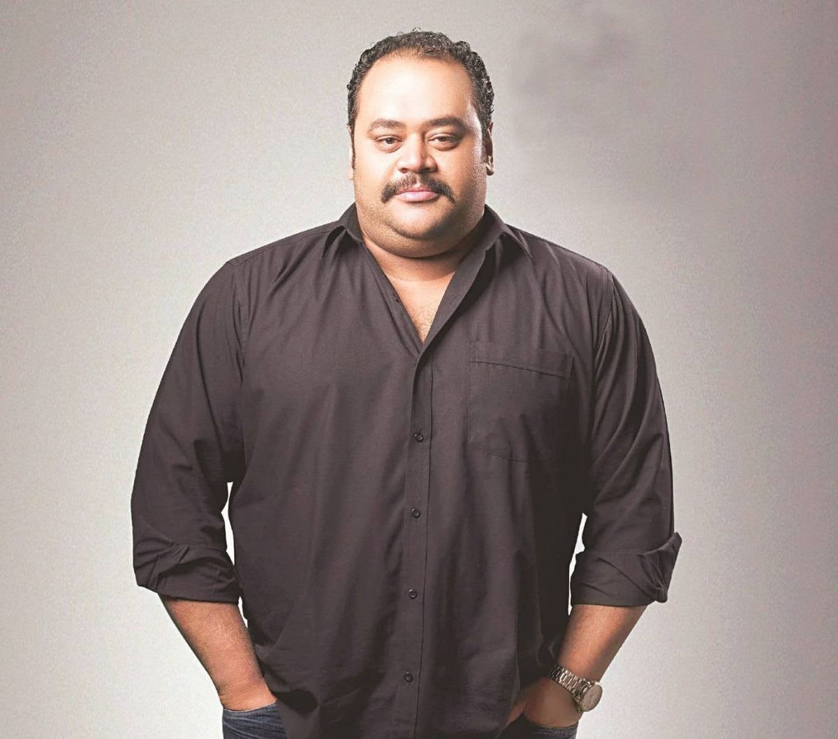 محمد ممدوح يكشف تأثير الفن على ابنته وسرّ ثورتها عليه!