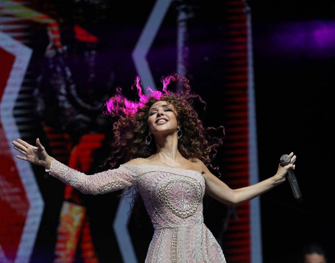 رغم بساطته... تفاصيل صغيرة تغيّر إطلالة ميريام فارس