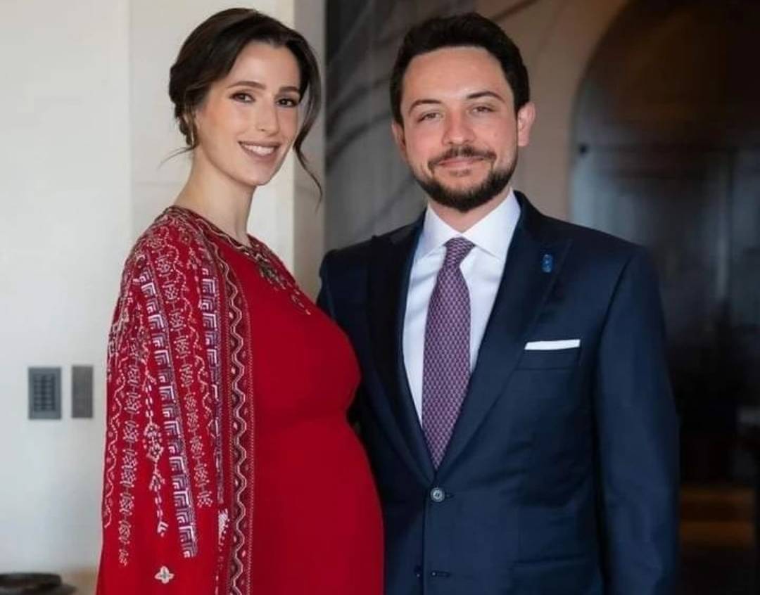 الكشف عن موعد ولادة الطفل الأول للأمير الحسين والأميرة رجوة