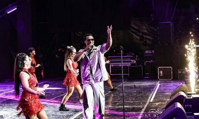 محمد رمضان على المسرح