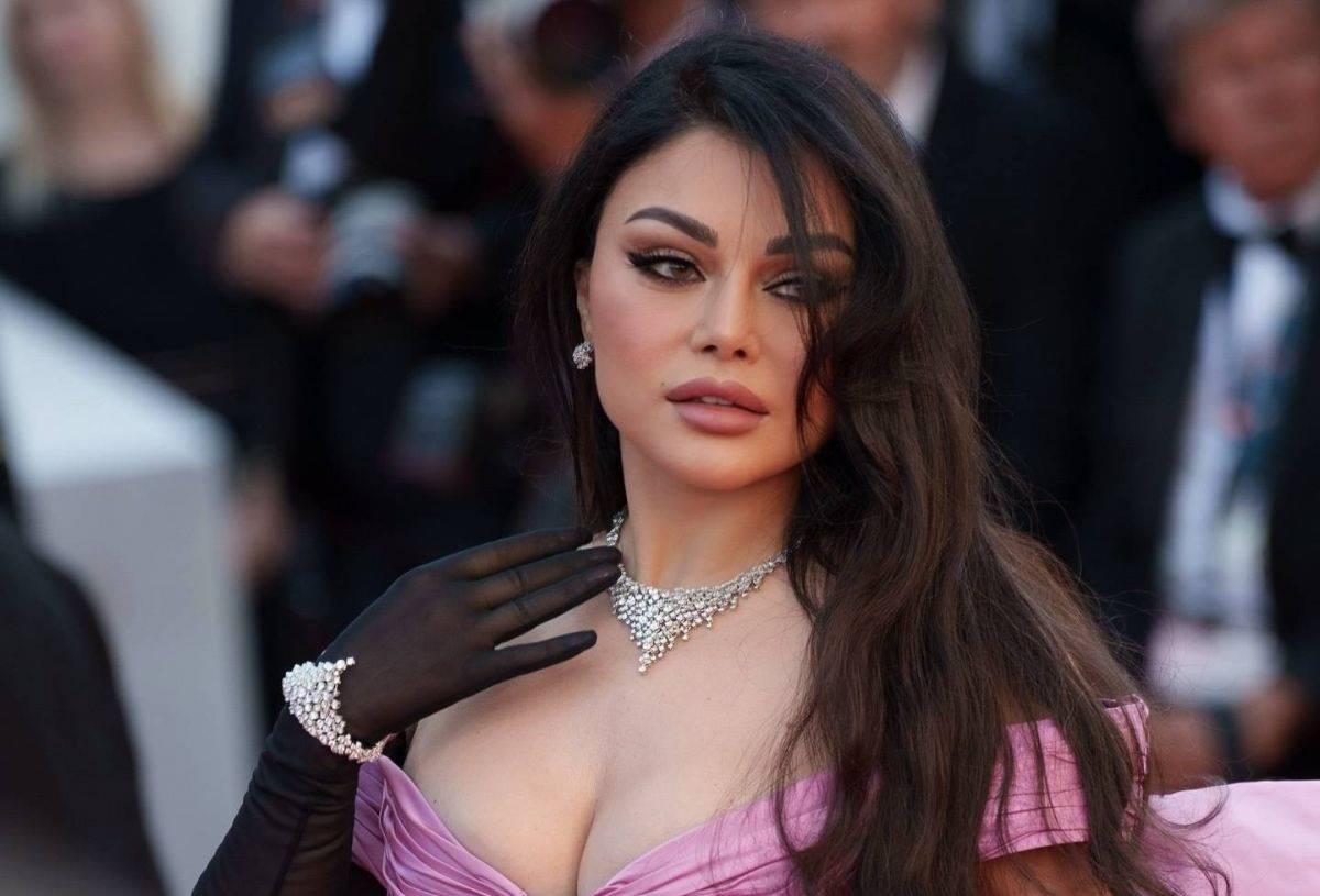 بالفيديو - محمد رمضان يعلّق على عمله مع هيفاء وهبي