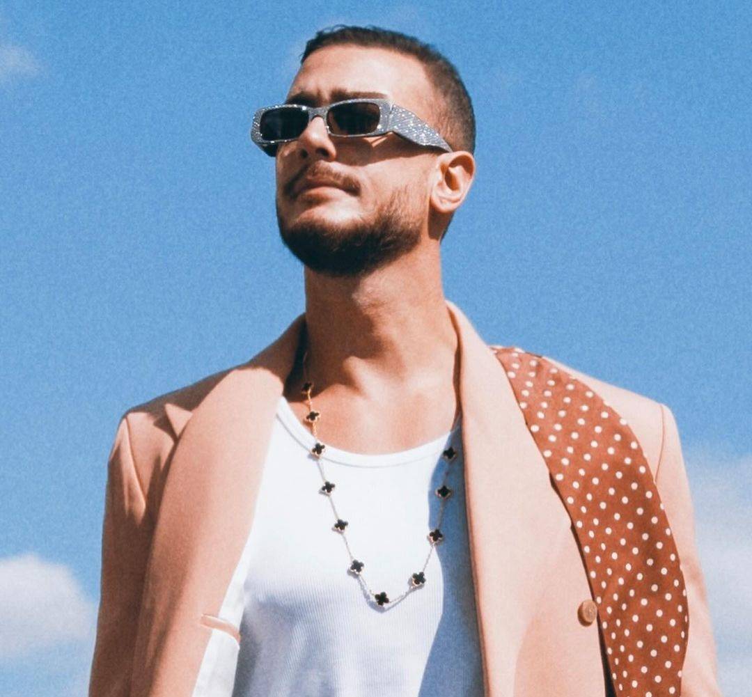 سعد لمجرد يلفت الأنظار بإطلالة غير تقليدية