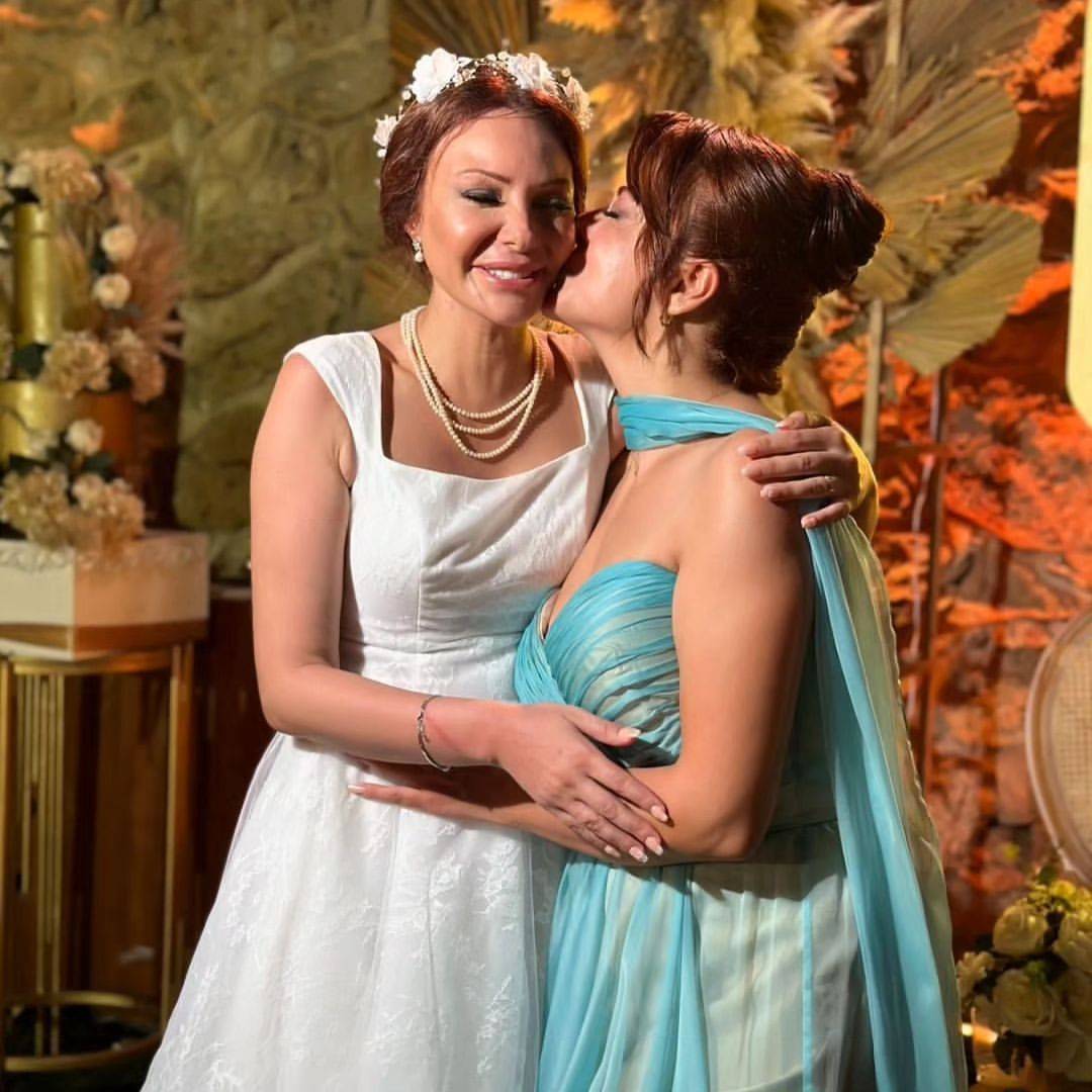 العروسان نادين تحسين بك وإياد عيسى يتصدران التريند برقصهما الحماسي | Laha  Magazine