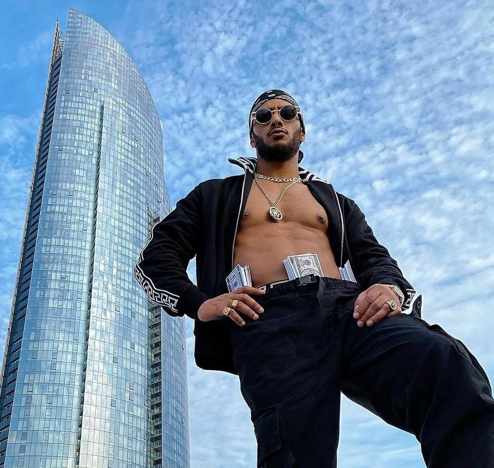 محمد رمضان يردّ على التشكيك في قصة صفعه شاباً