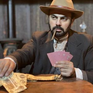 بالصور - محمد كريم أول فنان عربي يشارك في أفلام رعاة البقر بهوليوود