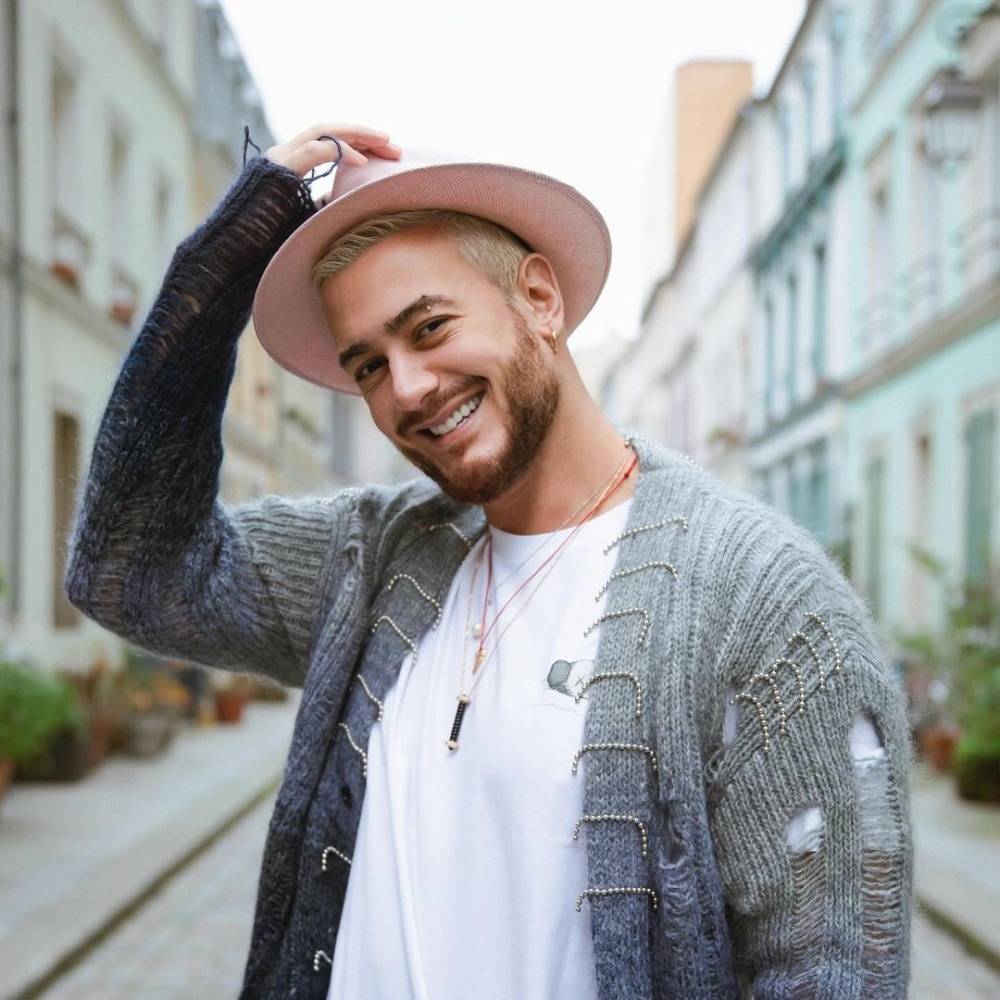 سعد لمجرد ووالدته معاً في فيلم سينمائي