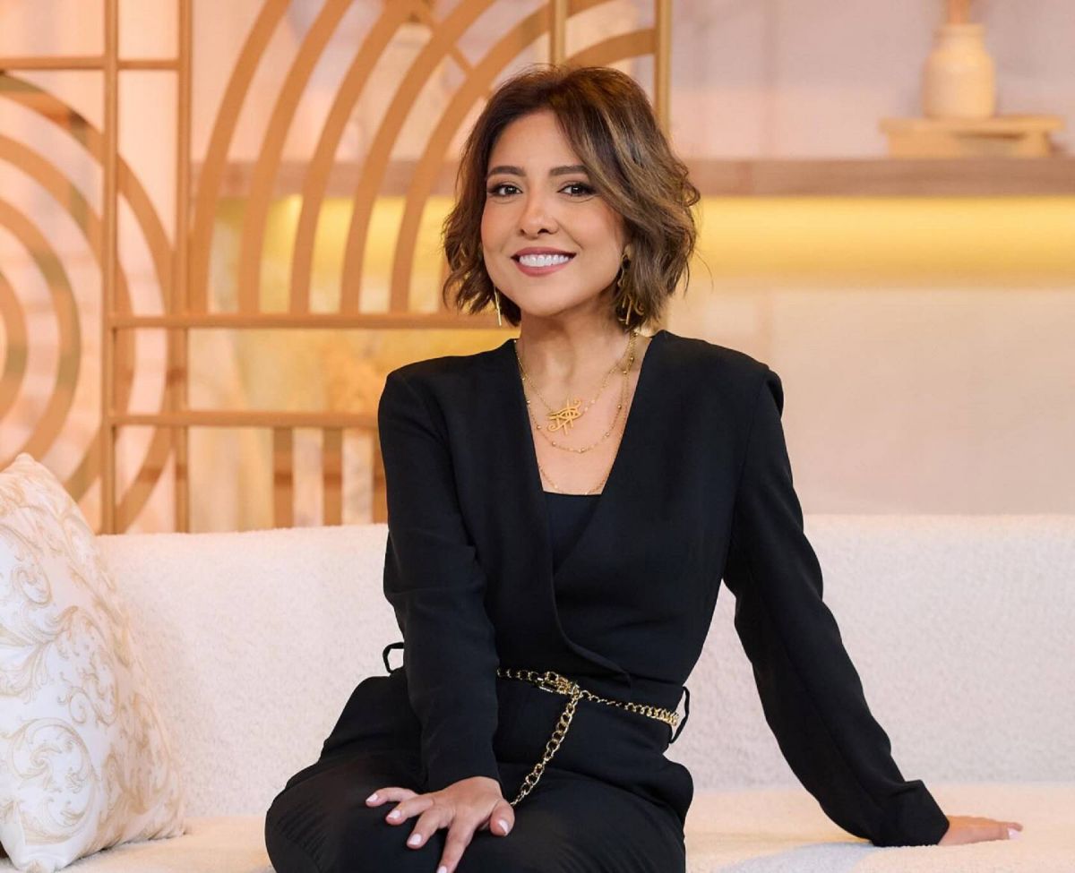 مي كساب توجّه رسالة شديدة اللهجة إلى شيرين عبد الوهاب