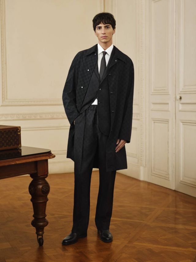 LV NEW FORMAL SPRING SUMMER 2025 LOOK 17