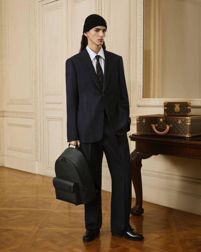 LV NEW FORMAL SPRING SUMMER 2025 LOOK 18