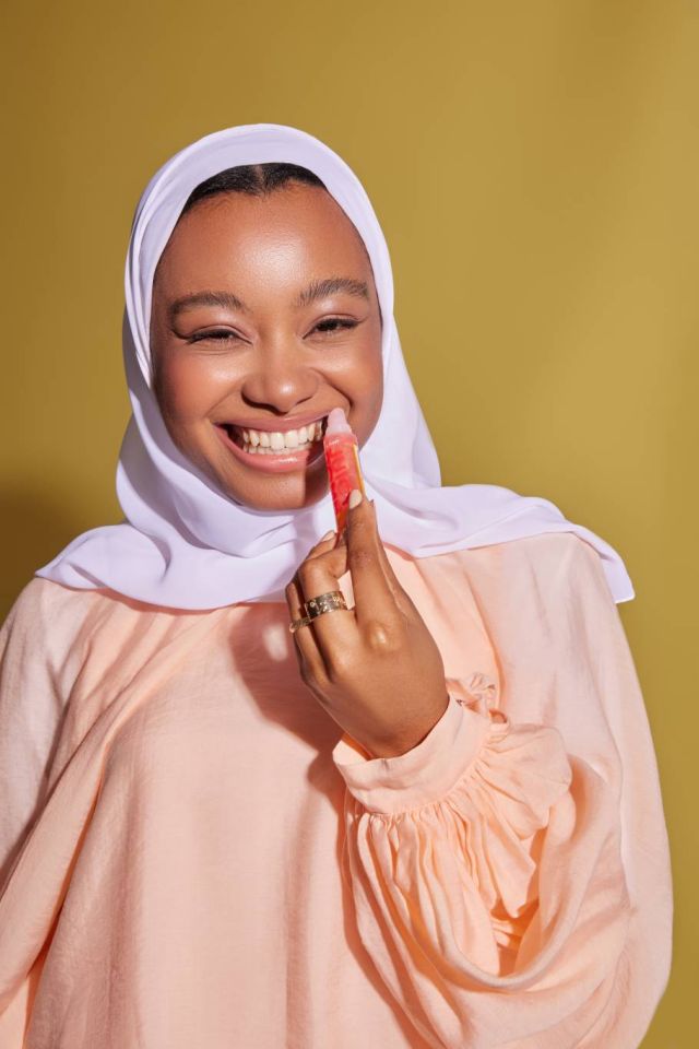 جوسي بومب شايني ليب جلوس