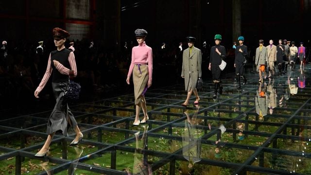 مجموعة Prada للملابس النسائية لخريف وشتاء 2024: الرومانسية الصاخبة