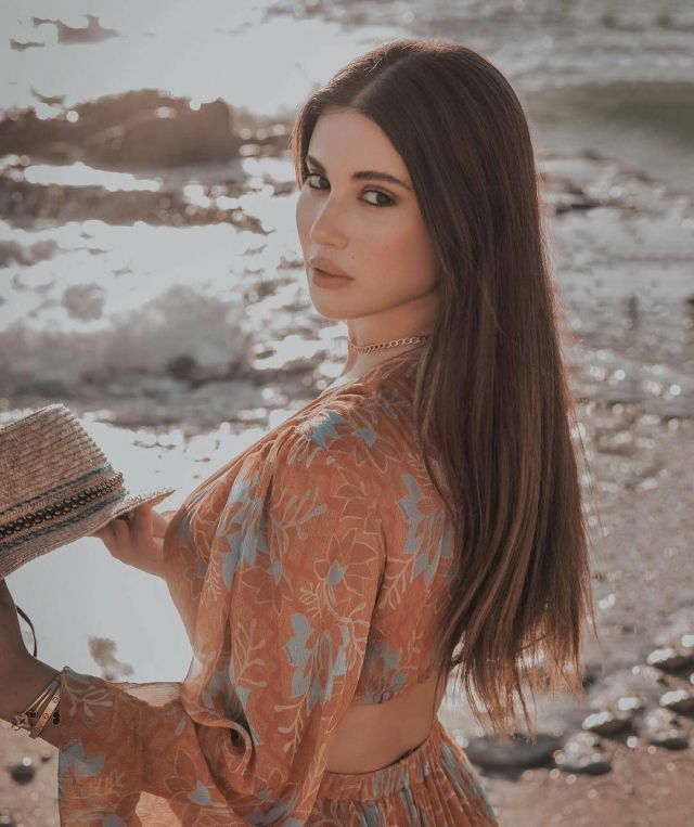 تألّقي بالملابس الصيفية على طريقة هدى الإتربي