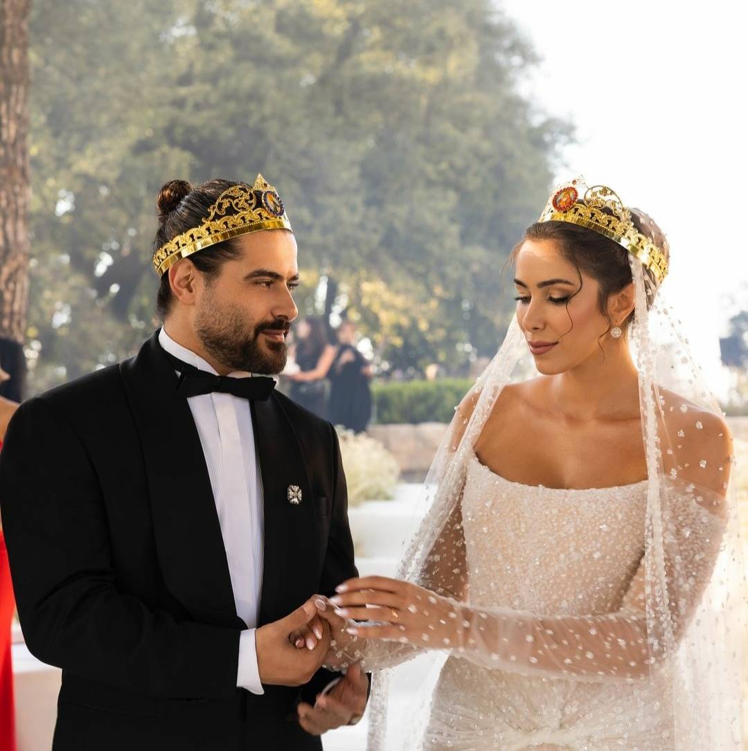 بصور رومانسية.. دانييلا رحمة وناصيف زيتون يعلنان زواجهما رسمياً