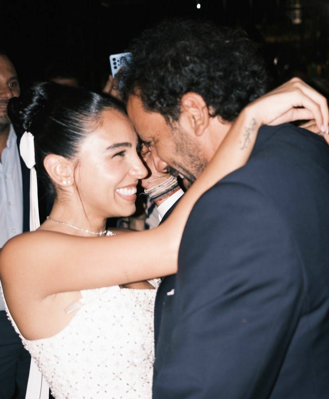 سلمى أبو ضيف تحتفل مع خطيبها بطقوس غريبة... هل تزوّجا؟