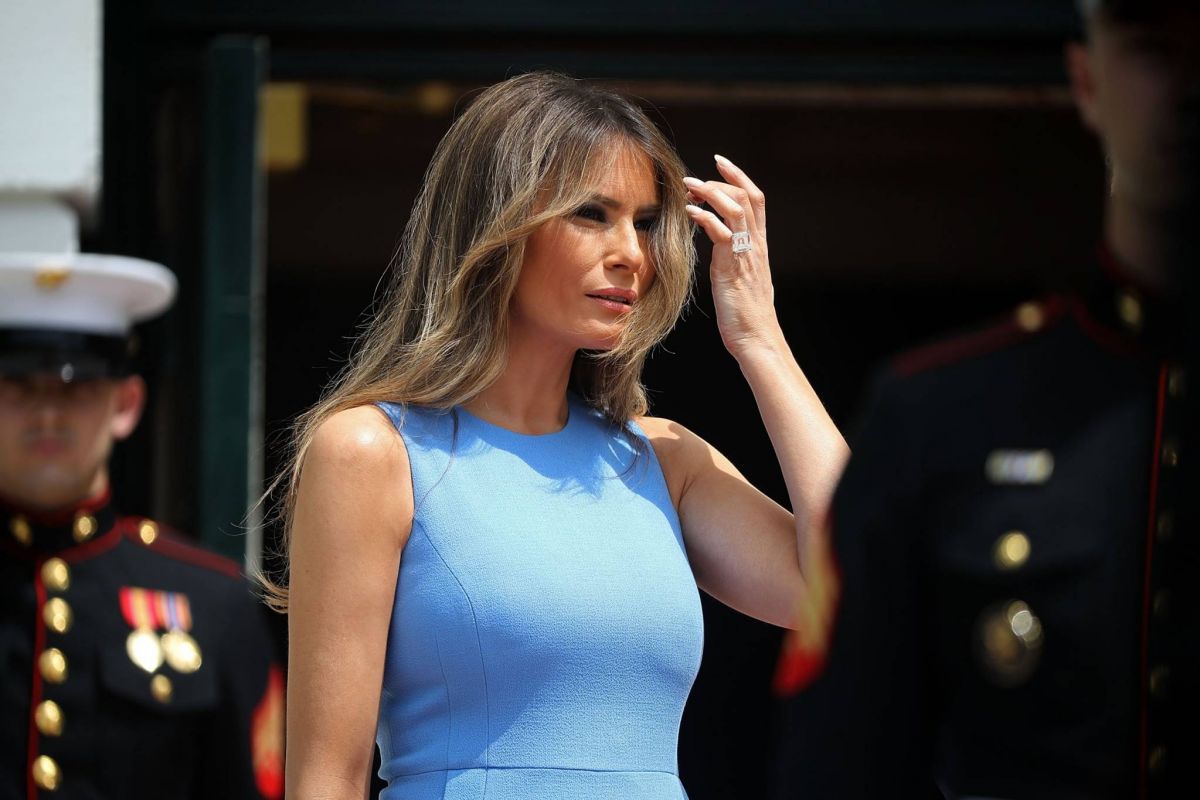 إعلامية أميركية تنشر صورة عارية لميلانيا ترامب دفاعاً عن كامالا هاريس