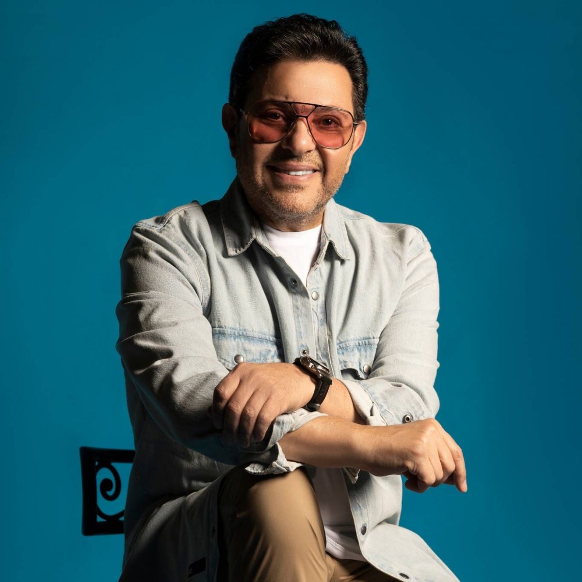 هاني شاكر يمازح جمهوره بلبنان بعد هطول الأمطار