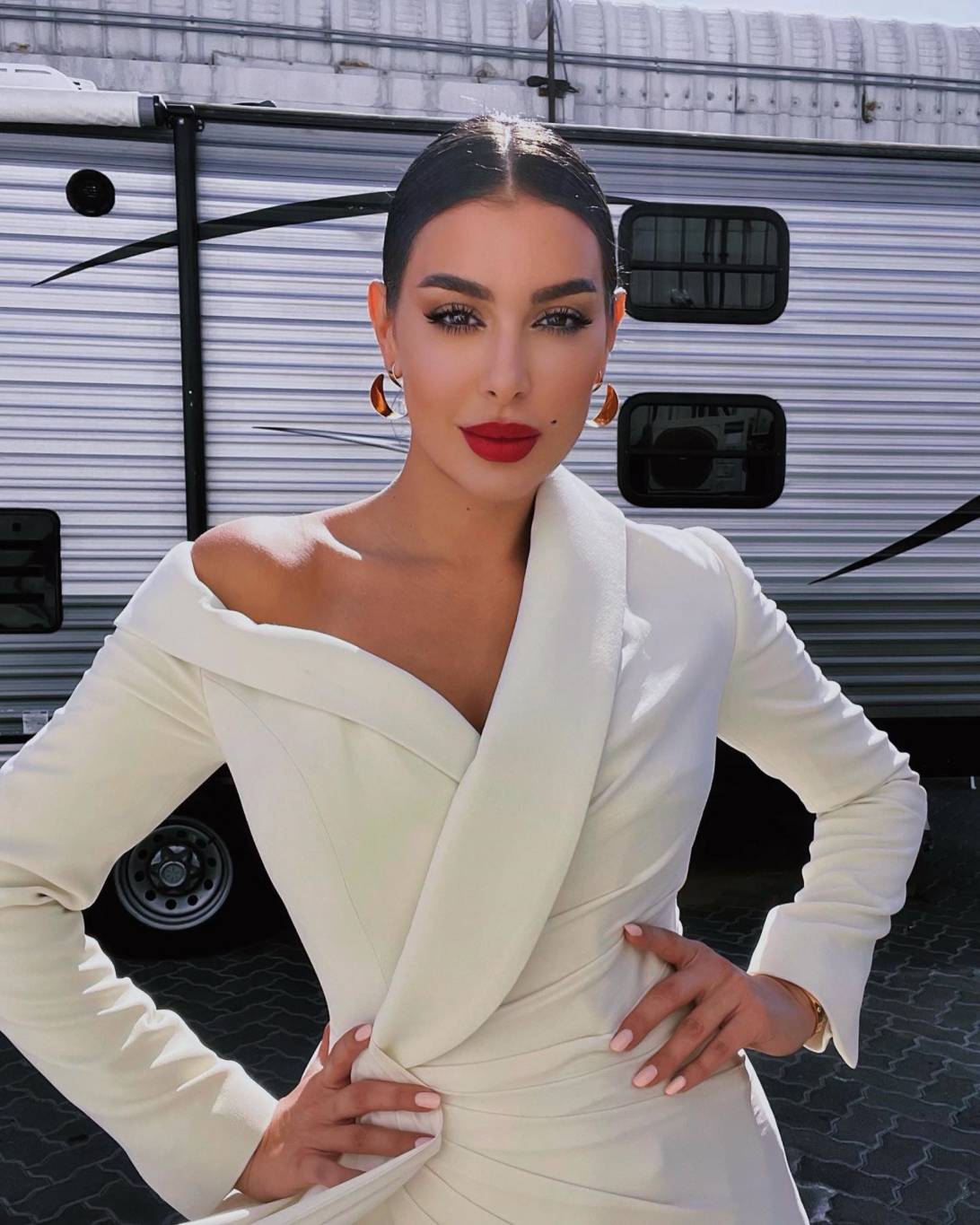 بالفيديو - بسبب ياسمين صبري أزمة حادة بين مذيعة ومنتج