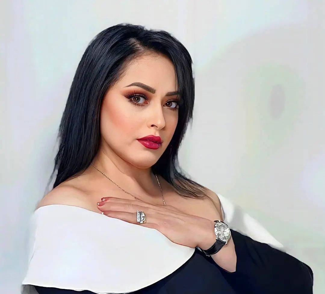 هند عاكف تعيد أزمة 