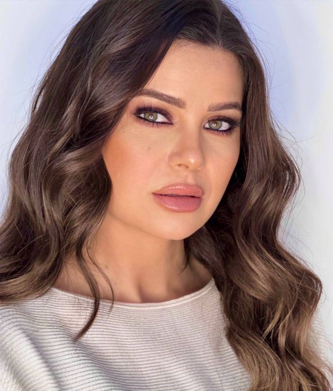 يسرا اللوزي تكشف موقفها من انتقادات السوشيال ميديا