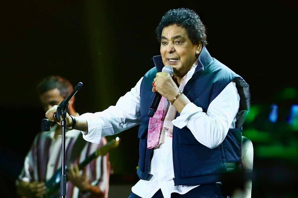 قرار مفاجئ لمحمد منير يصدم جمهوره